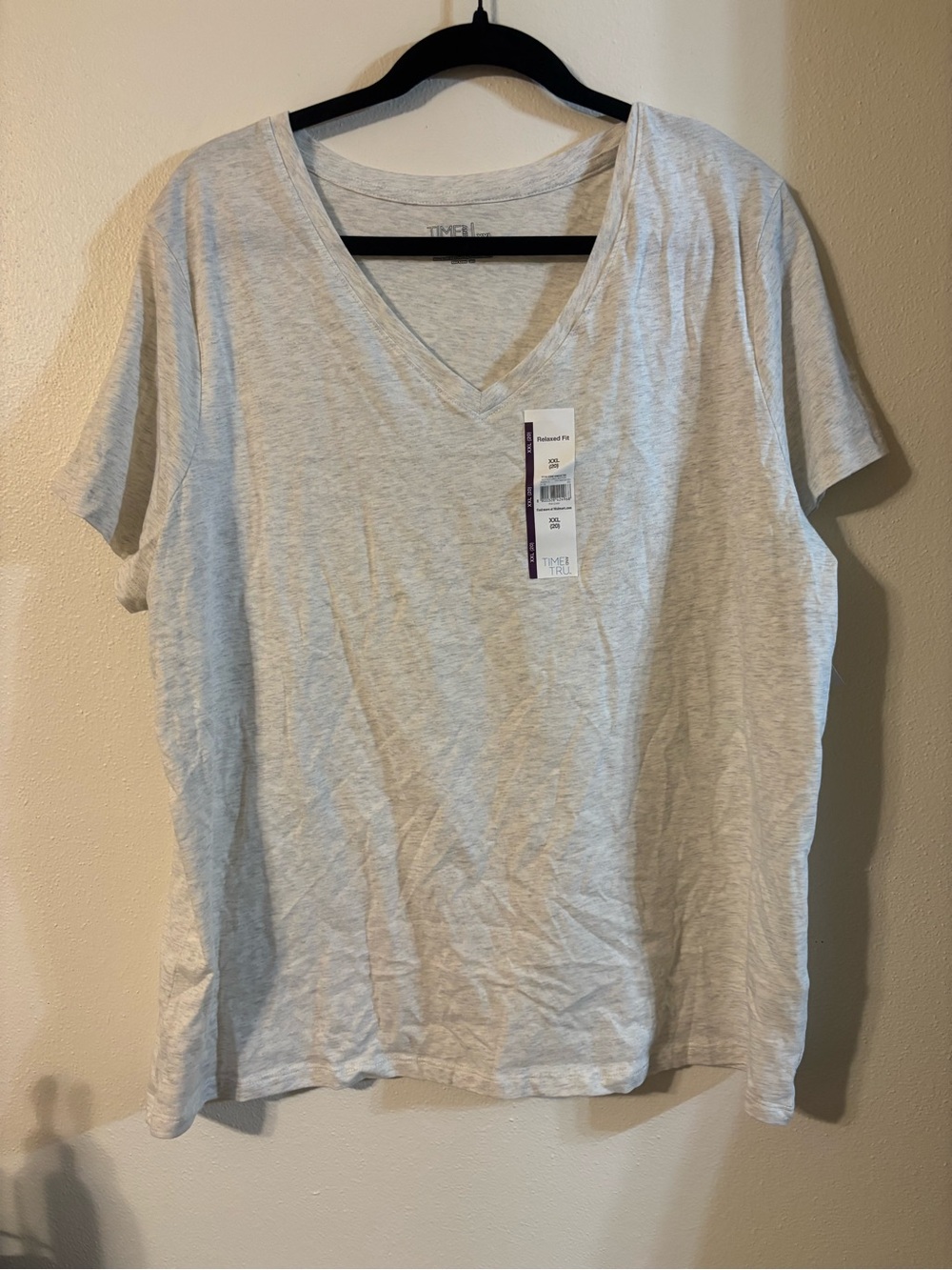 Time and Tru Light Gray V-Neck Short Sleeve Tee